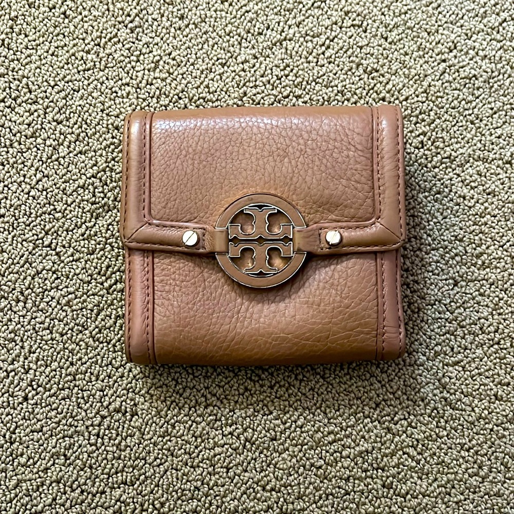 Tory Burch wallet